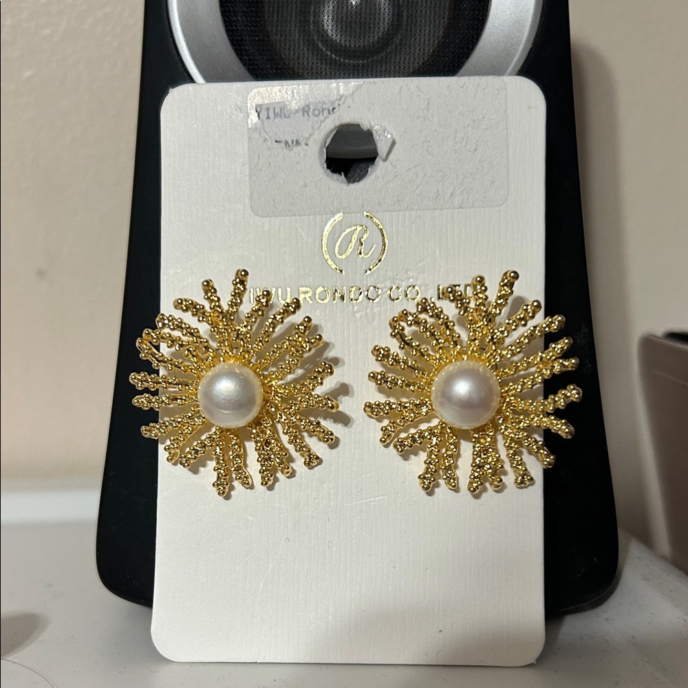 Gold and Pearl Earrings by
